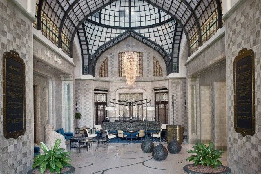 Four Seasons Hotel Gresham Palace Budapest lobby,hotel facade