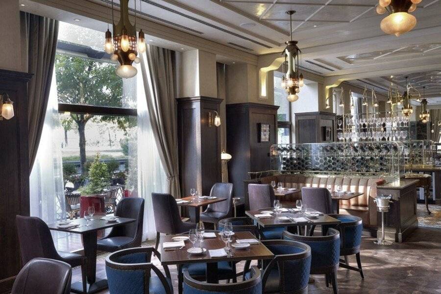 Four Seasons Hotel Gresham Palace Budapest restaurant