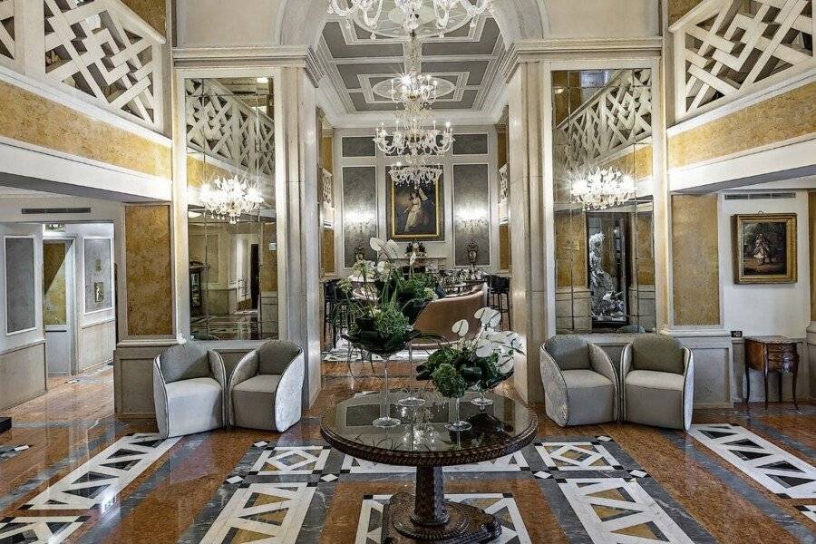 Baglioni Hotel Luna - The Leading Hotels of the World lobby