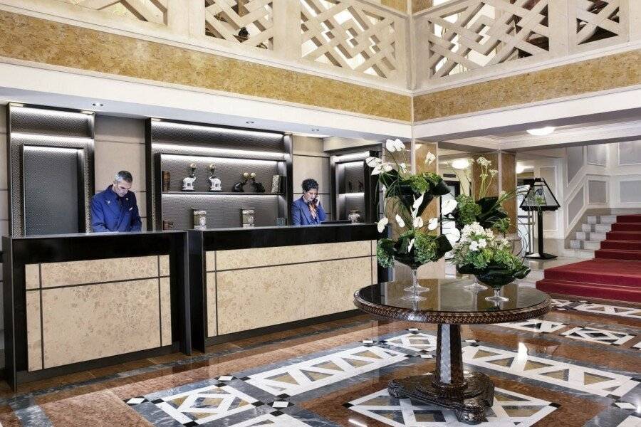 Baglioni Hotel Luna - The Leading Hotels of the World lobby,front desk