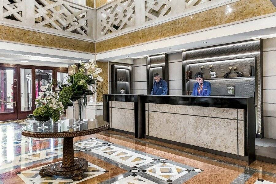 Baglioni Hotel Luna - The Leading Hotels of the World lobby,front desk