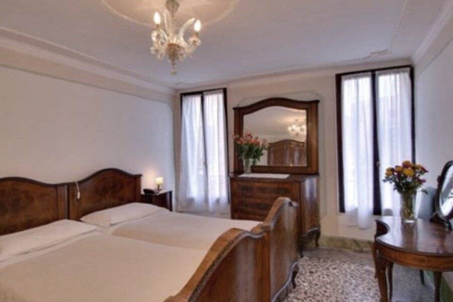 Pensione Seguso hotel bedroom