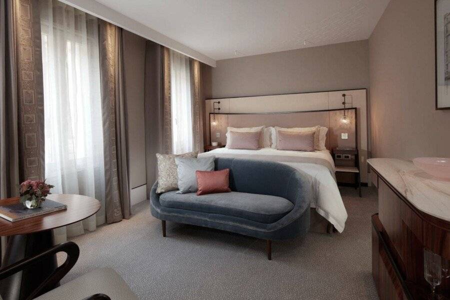 The St. Regis hotel bedroom