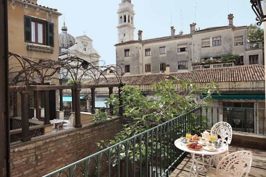 Hotel Casa Nicolò Priuli balcony