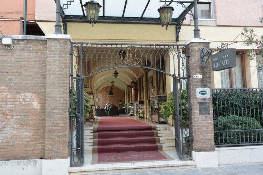 Hotel Belle Arti facade,lobby