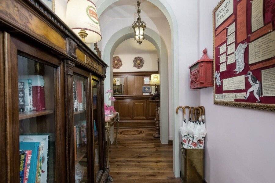 Antica Locanda Sturion Residenza d'Epoca lobby, front desk, 