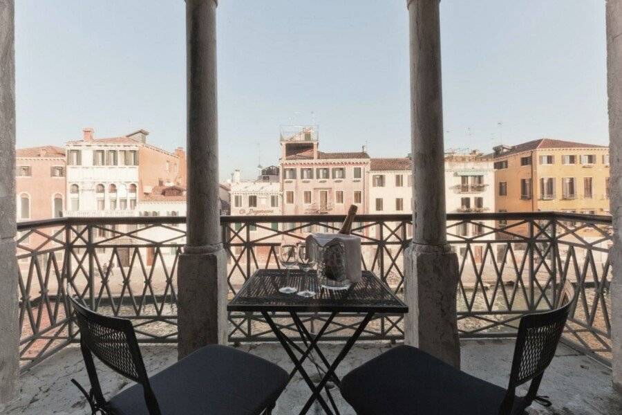 Palazzo Cendon Piano Antico balcony,ocean view