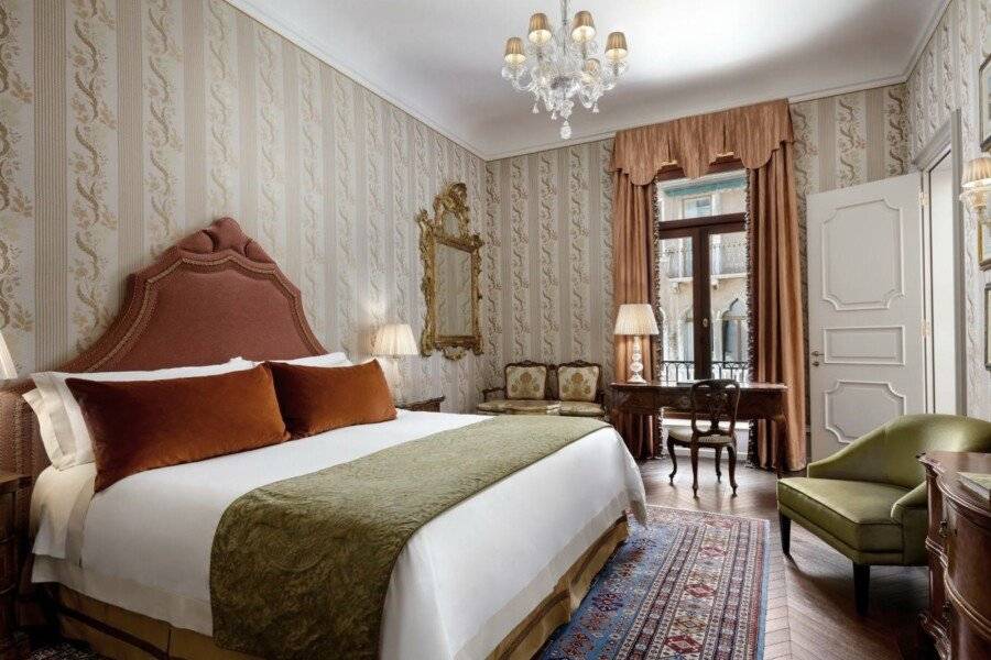 The Gritti Palace, a Luxury Collection Hotel, hotel bedroom