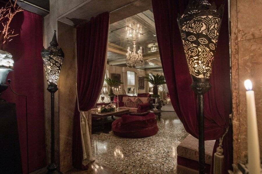 Hotel Metropole Venezia lobby,