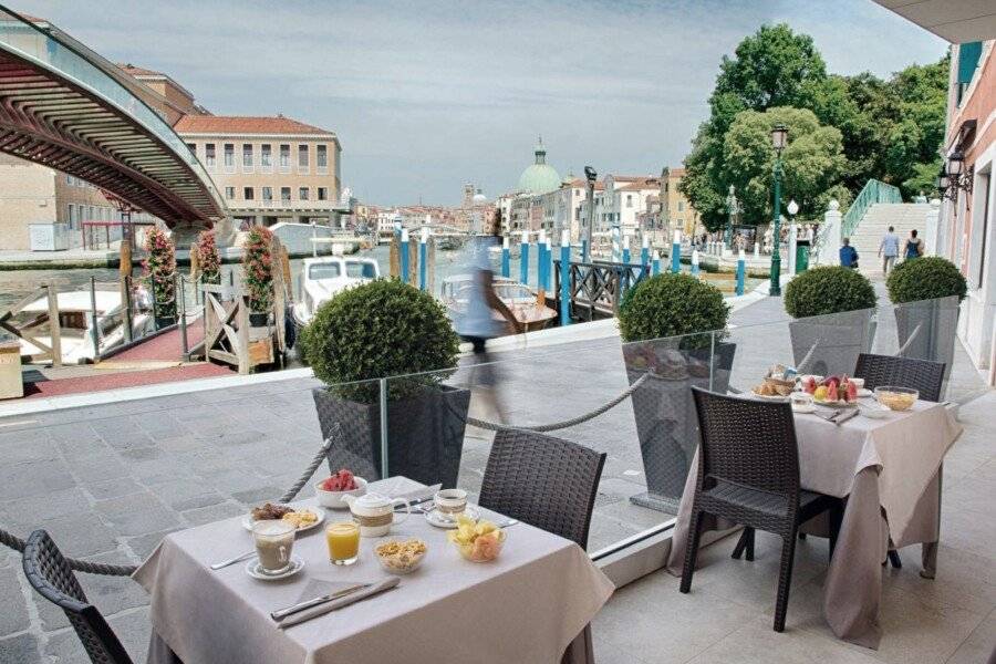 Hotel Santa Chiara restaurant, ocean view