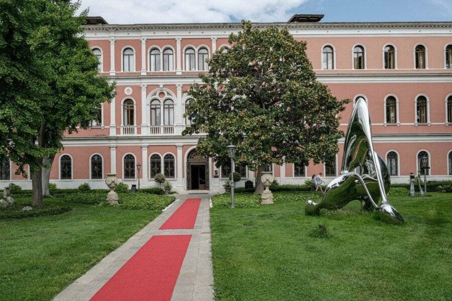 San Clemente Palace Kempinski facade,garden