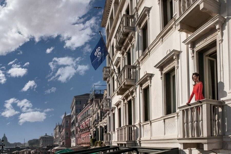 Londra Palace Venezia facade, balcony, ocean view