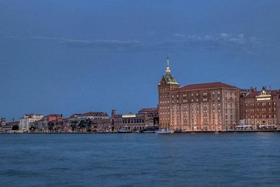 Hilton Molino Stucky facade, ocean view