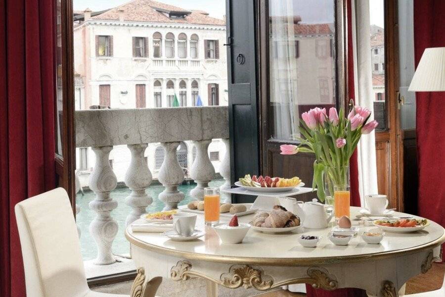 Hotel Palazzo Giovanelli e Gran Canal breakfast,balcony,ocean view