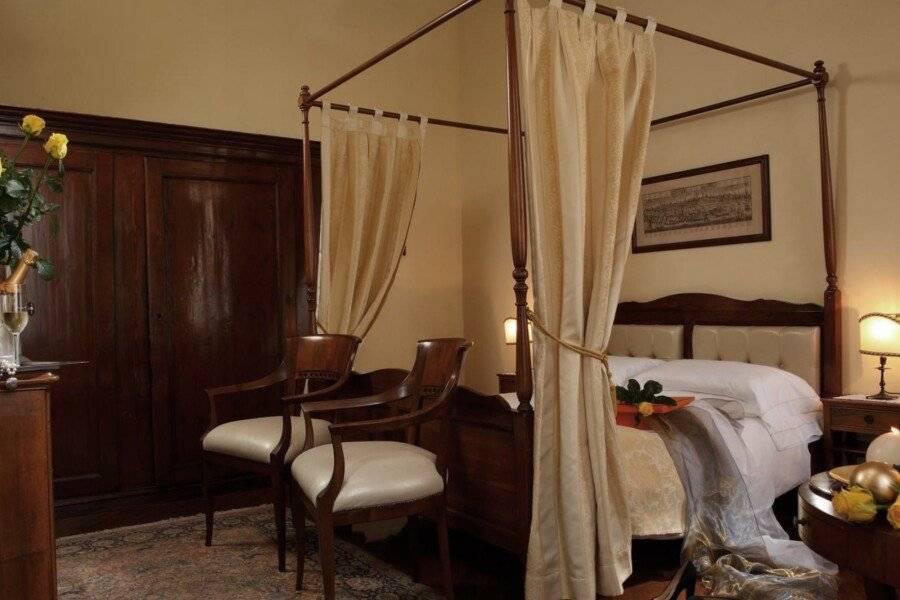 Pensione Accademia - Villa Maravege hotel bedroom