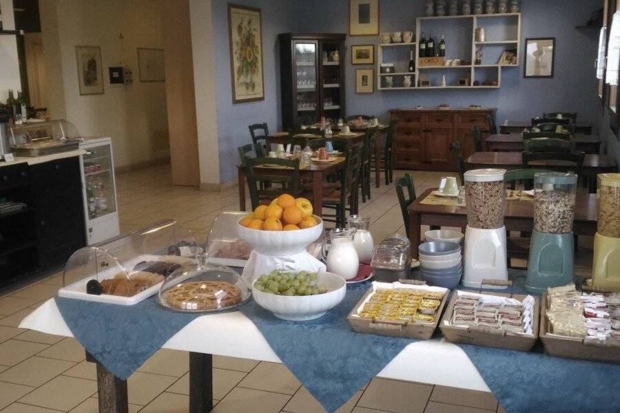 Il Lato Azzurro restaurant, breakfast