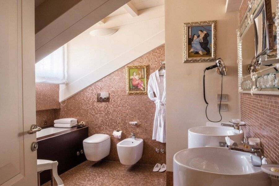 Hotel Moresco bathtub