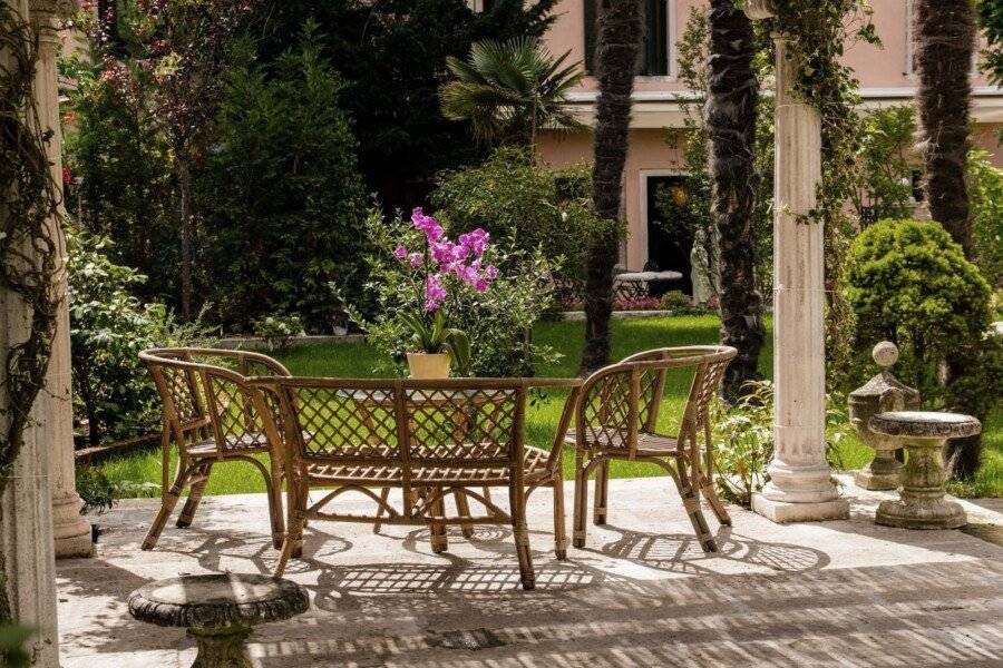 Hotel Sant'Antonin garden