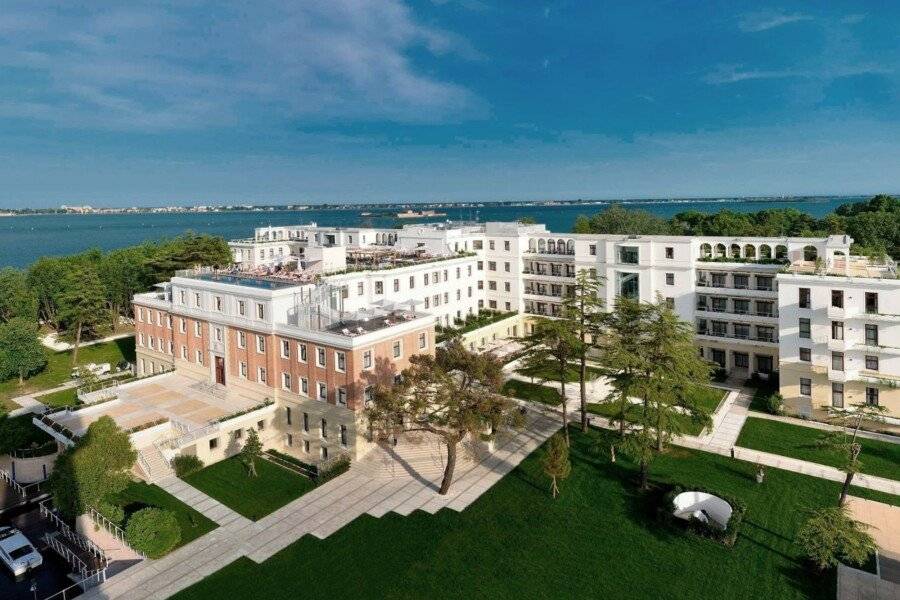 JW Marriott Resort & Spa facade,garden,ocean view