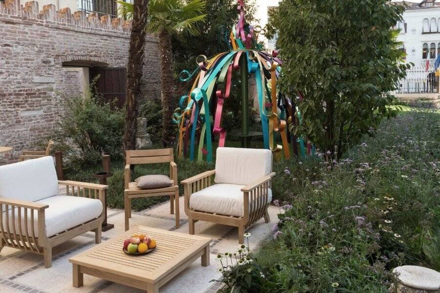 Palazzo Venart Luxury Hotel garden,