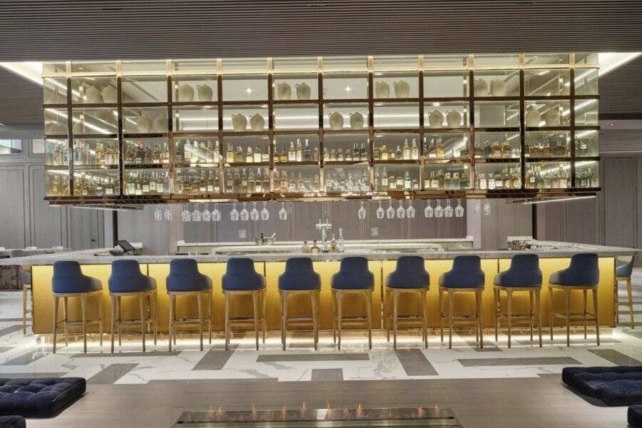 InterContinental, an IHG Hotel bar