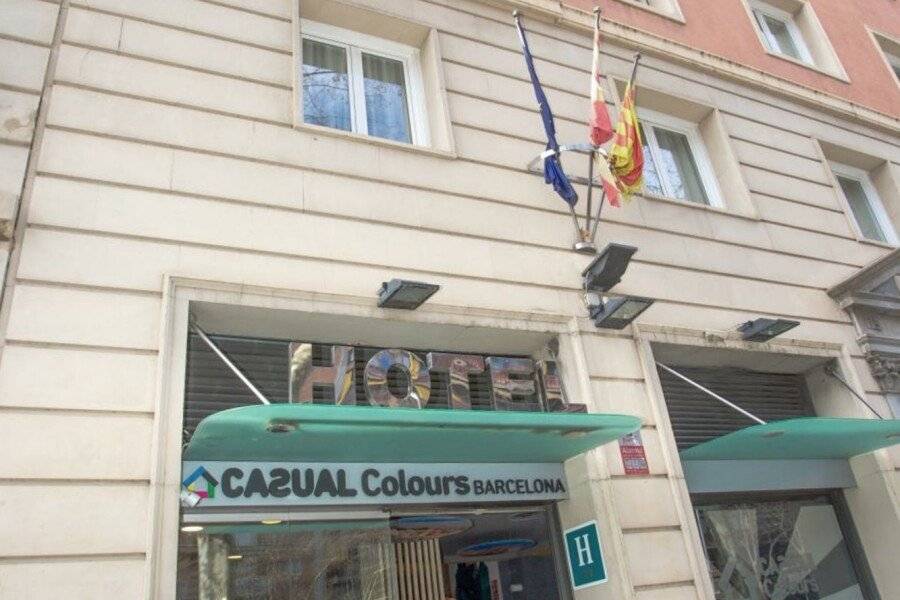 Casual Colours facade