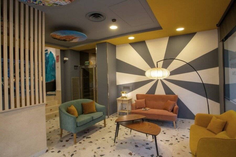 Casual Colours lobby