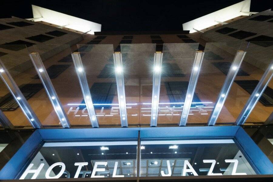 Hotel Jazz facade