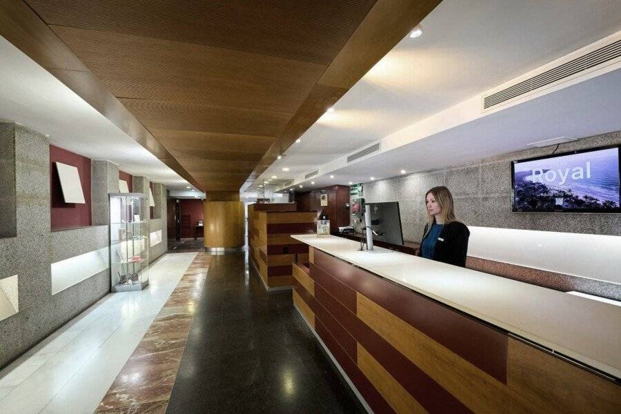 Catalonia Sagrada Familia lobby, front desk