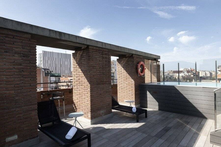 Catalonia Albeniz rooftop pool