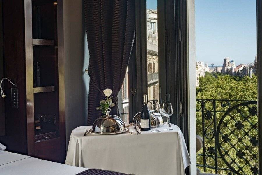 Hotel Casa Fuster G.L Monumento hotel bedroom,balcony,ocean view