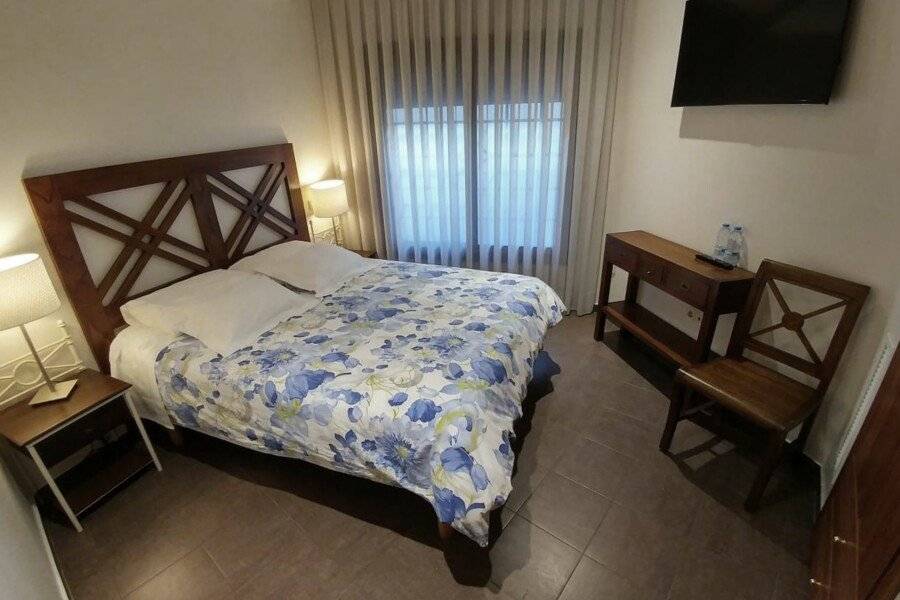 La Ciudadela hotel bedroom