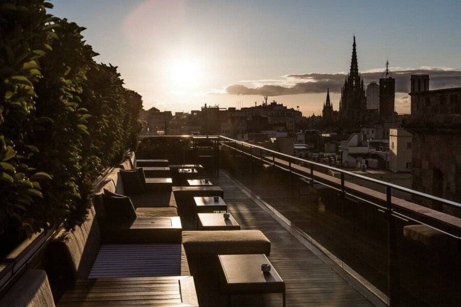 Hotel 1898 rooftop pool,ocean view