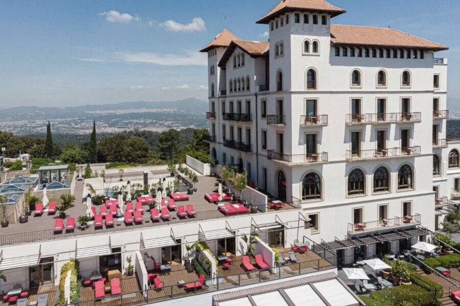 Gran Hotel La Florida G.L Monumento facade, outdoor pool