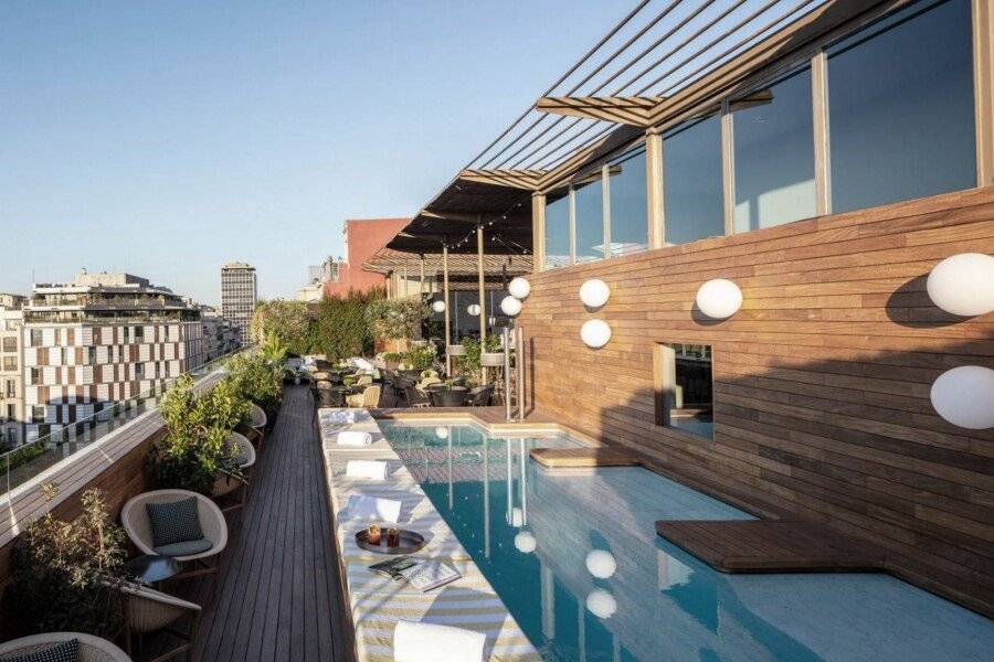 Sir Victor Hotel, part of Sircle Collection rooftop pool