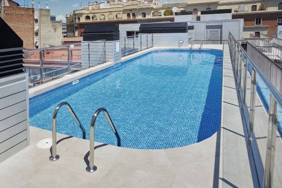 Aparthotel Bcn Montjuic rooftop pool