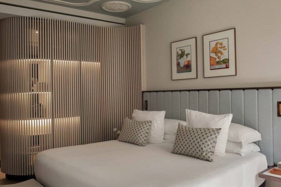 Grand Hotel Central, Small Luxury Hotels hotel bedroom