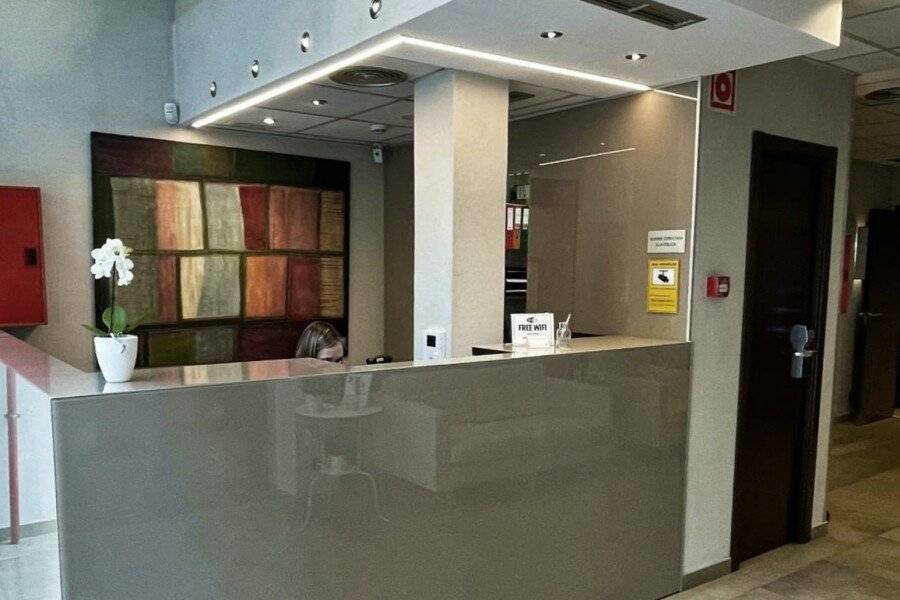 SM Hotel Sant Antoni lobby, front desk