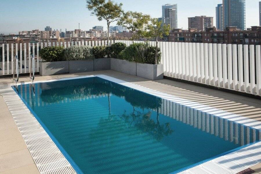 Vincci Bit rooftop pool