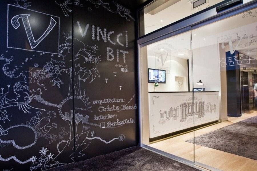 Vincci Bit lobby, front desk