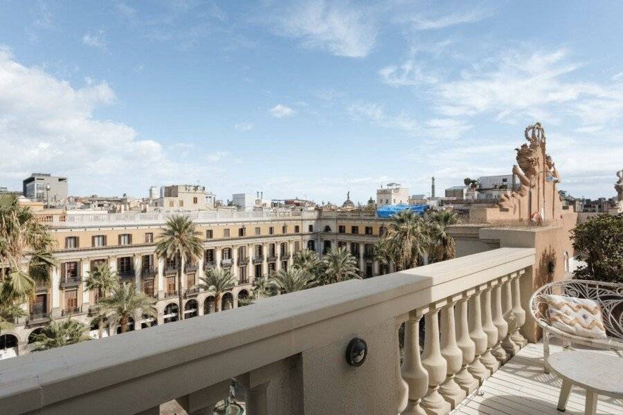 DO Plaça Reial powered by Sonder balcony,ocean view