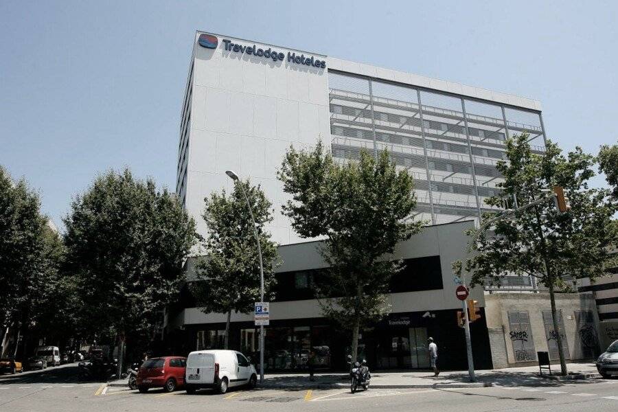 Travelodge Poblenou facade