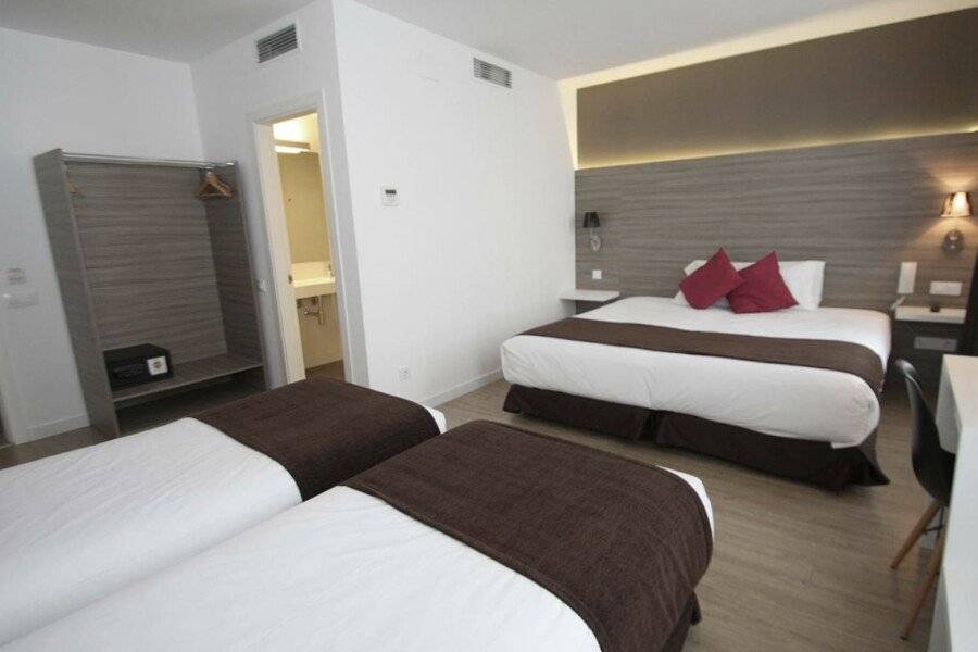 Hotel BESTPRICE Diagonal hotel bedroom