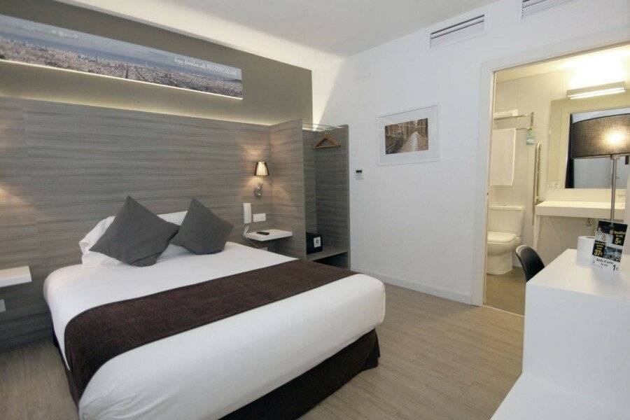 Hotel BESTPRICE Diagonal hotel bedroom