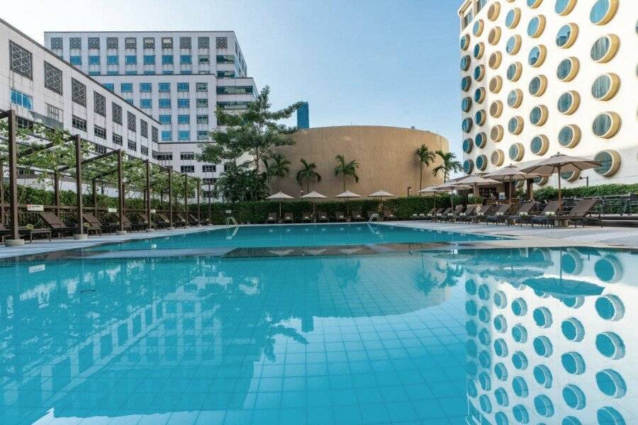 Holiday Inn Bangkok Silom, an IHG Hotel outdoor pool,hotel facade