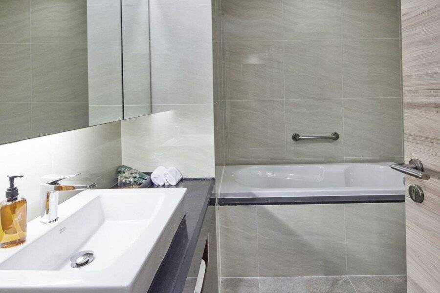 Adelphi Suites - SHA Extra Plus bathtub