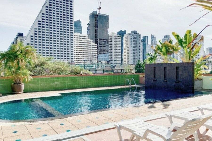 Woraburi Sukhumvit Hotel outdoor pool,city view