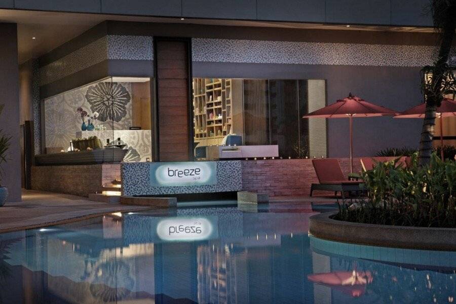 Amari pool,bar