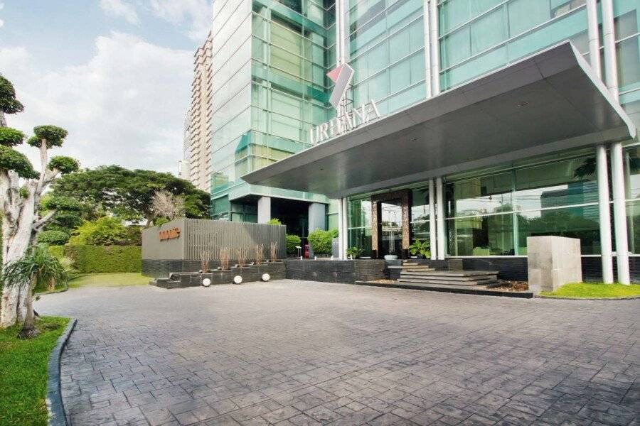 Urbana Sathorn Hotel, facade