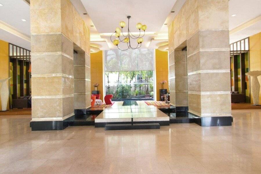 Urbana Langsuan Hotel lobby